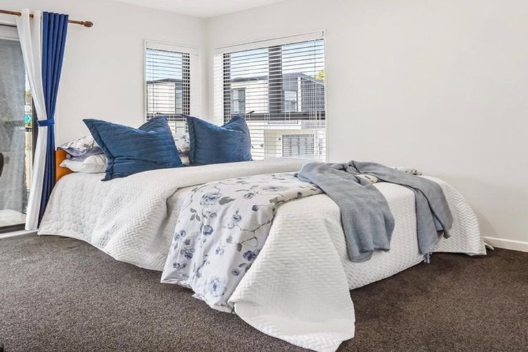 Photo of property in 1 Arataki Way, Glen Eden, Auckland, 0602