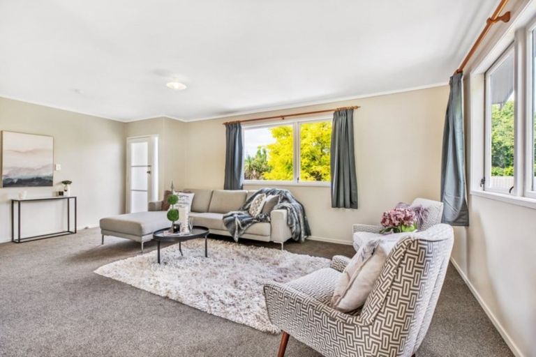 Photo of property in 42 Vina Place, Massey, Auckland, 0614