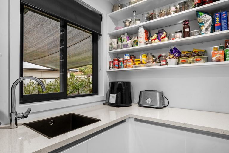 Photo of property in 76 Shields Street, Clyde, 9330