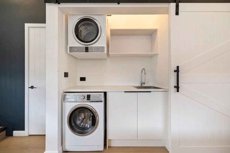 Photo of property in 6 Shepherd Road, Jacks Point, Queenstown, 9371