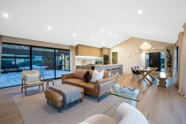 Photo of property in 75 Queen Charlotte Drive, Aotea, Porirua, 5024