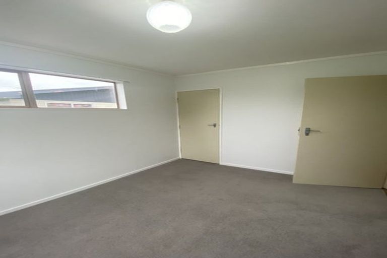 Photo of property in 71 Fyvie Avenue, Tawa, Wellington, 5028