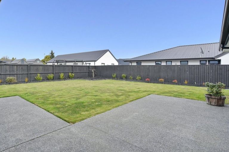 Photo of property in 11 Saint James Place, Rangiora, 7400