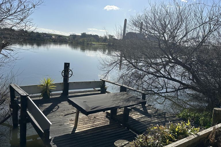 Photo of property in 220 Great South Road, Huntly, 3700