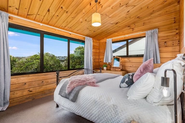 Photo of property in 29 James Cook Drive, Whitby, Porirua, 5024