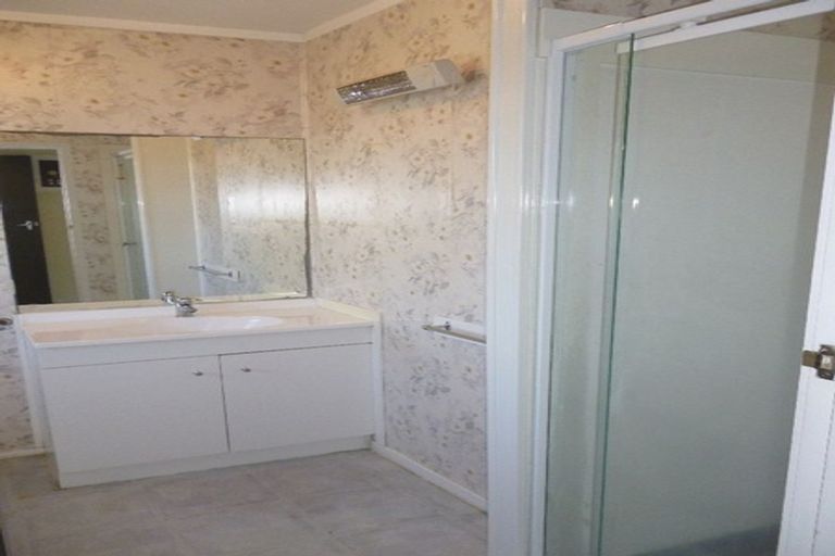 Photo of property in 1/11 Manuka Road, Bayview, Auckland, 0629