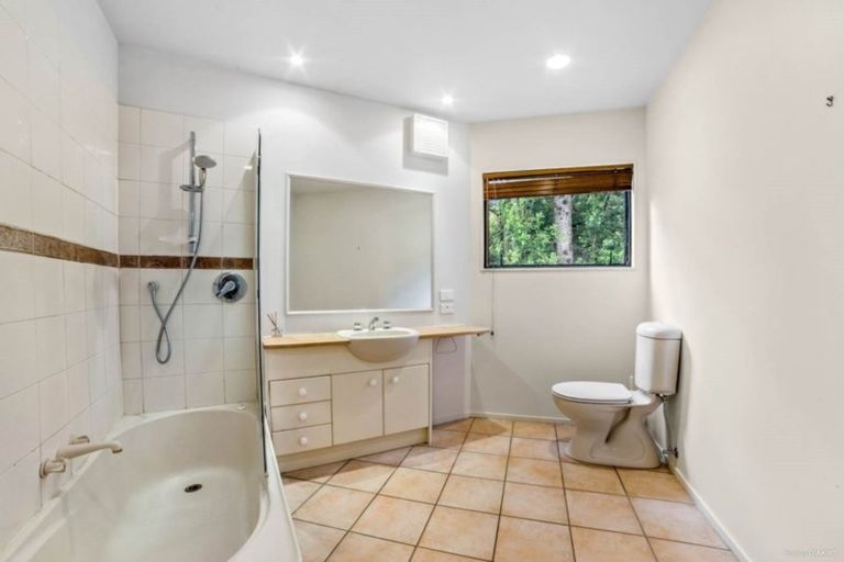 Photo of property in 43b Island Bay Road, Beach Haven, Auckland, 0626