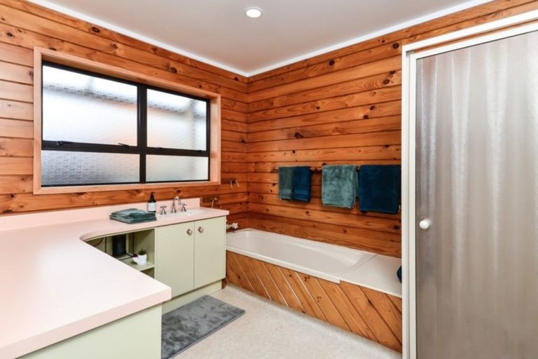 Photo of property in 15 Dallinger Street, St Andrews, Hamilton, 3200