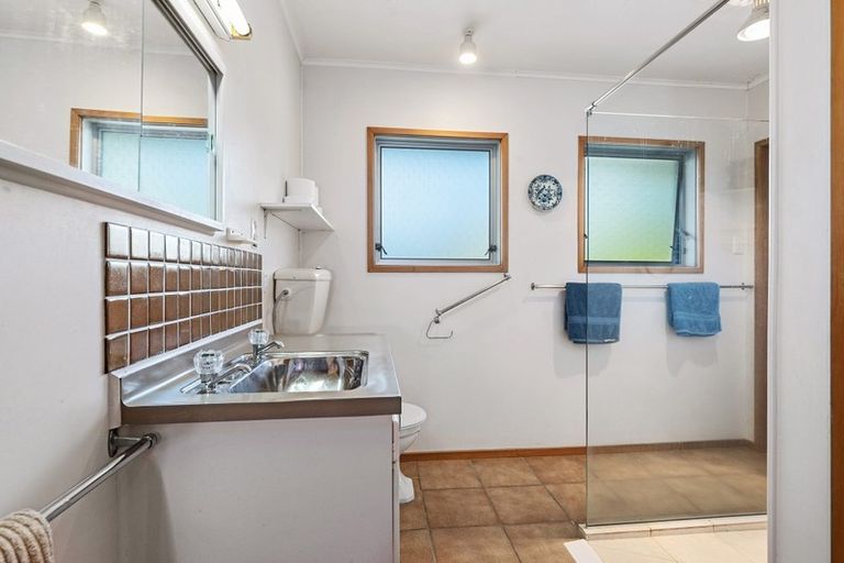 Photo of property in 7a Waiake Street, Torbay, Auckland, 0630