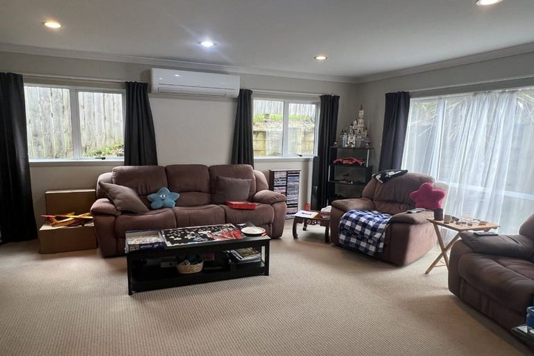 Photo of property in 111a Triangle Road, Massey, Auckland, 0614