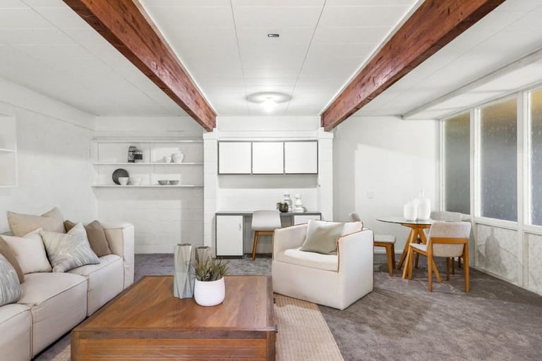 Photo of property in 2/12 Westwell Road, Belmont, Auckland, 0622