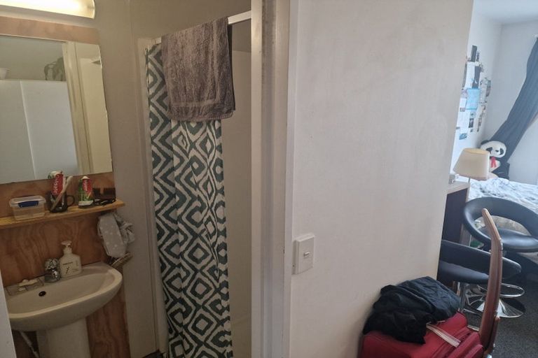 Photo of property in Urbane Apartments, 18/29 Webb Street, Mount Cook, Wellington, 6011