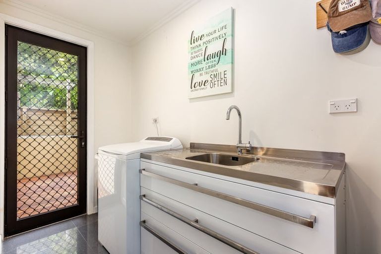 Photo of property in 39b Kakariki Grove, Waikanae, 5036