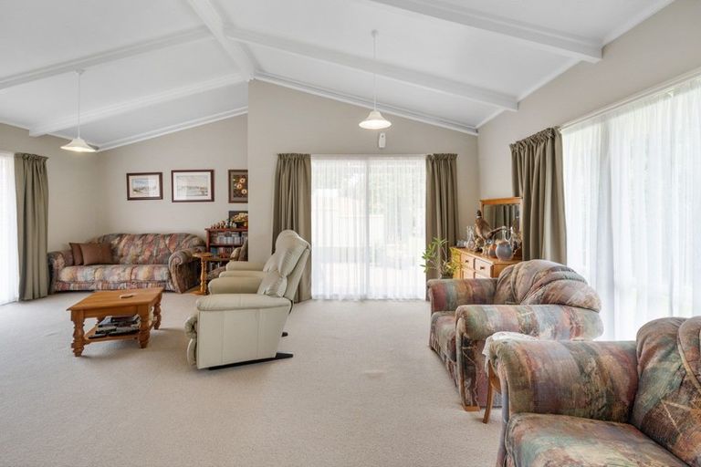 Photo of property in 10 Tirita Street, Kawaha Point, Rotorua, 3010