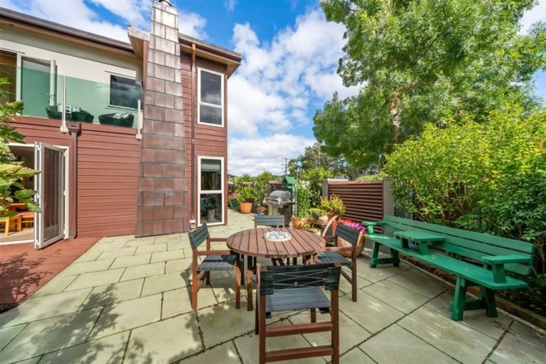 Photo of property in 76 Heretaunga Square, Silverstream, Upper Hutt, 5019