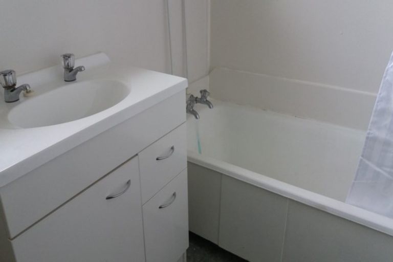 Photo of property in 32 Woodward Street East, Featherston, 5710