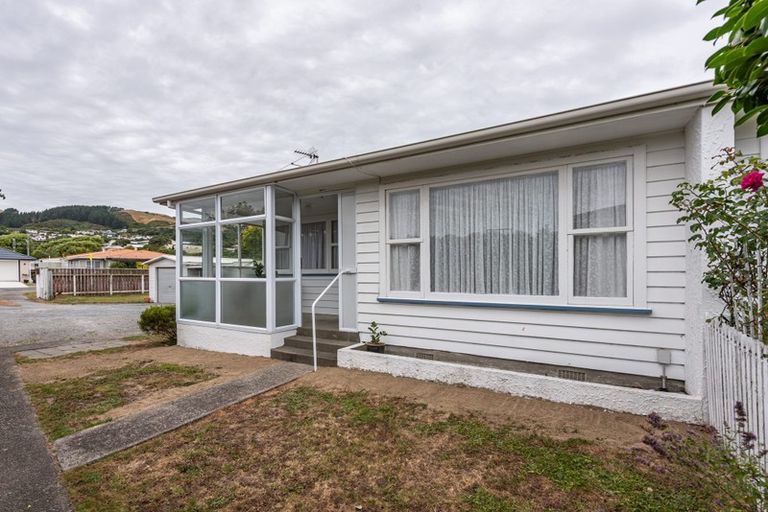 Photo of property in 3/13 Luckie Street, Tawa, Wellington, 5028