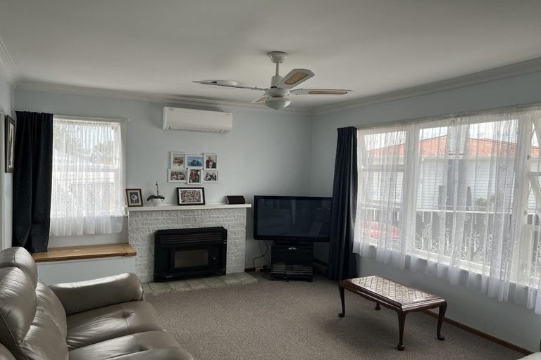 Photo of property in 11 Cobham Street, Levin, 5510