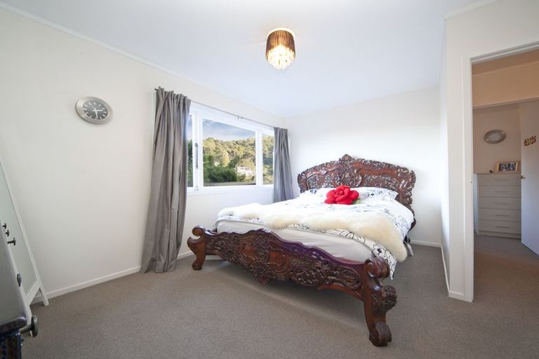 Photo of property in 2a Warner Park Avenue, Laingholm, Auckland, 0604