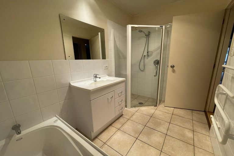 Photo of property in 1 Sunvista Avenue, Oteha, Auckland, 0632