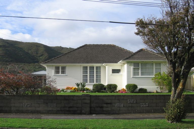 Photo of property in 6 Mcdonald Street, Taita, Lower Hutt, 5011