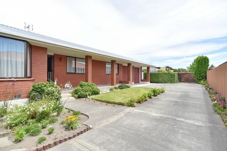 Photo of property in 15 Regent Avenue, Rangiora, 7400