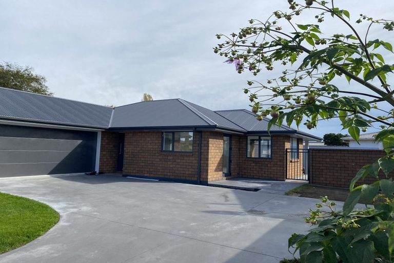 Photo of property in 2a Weber Place, Roslyn, Palmerston North, 4414