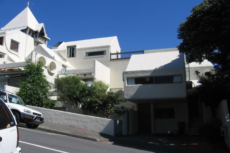 Photo of property in 102 Majoribanks Street, Mount Victoria, Wellington, 6011