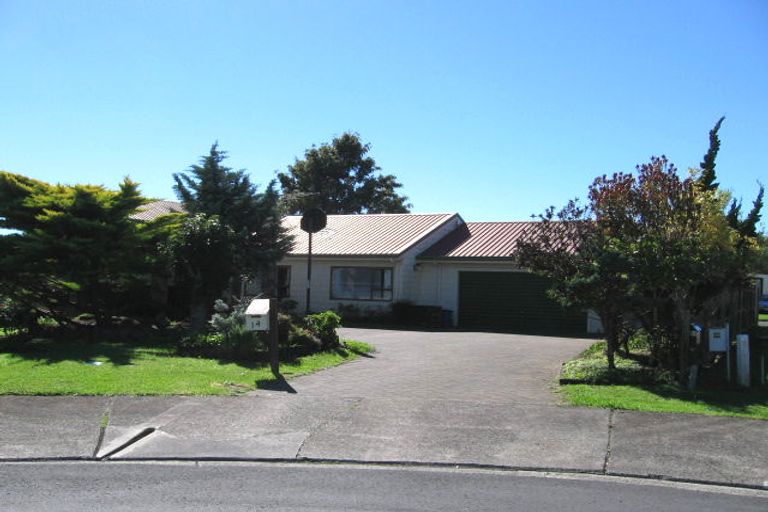 Photo of property in 14 Sheralee Place, Bucklands Beach, Auckland, 2014
