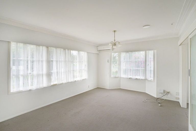 Photo of property in 1/2 Onslow Road, Papakura, 2110