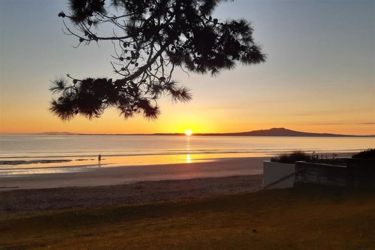 Photo of property in 35 Craig Road, Milford, Auckland, 0620