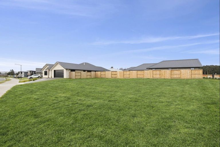 Photo of property in 13 Silverwood Lane, Leamington, Cambridge, 3495