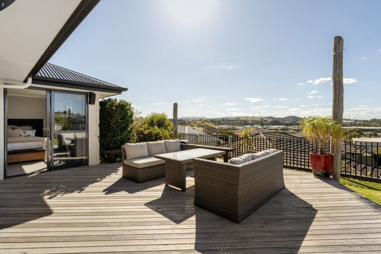 Photo of property in 21 Benmore Crescent, Pyes Pa, Tauranga, 3112