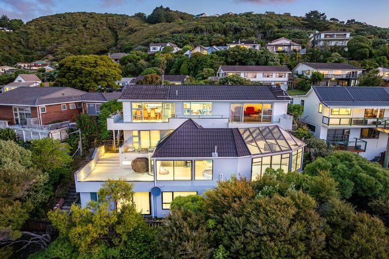 Photo of property in 35 Bosun Terrace, Whitby, Porirua, 5024