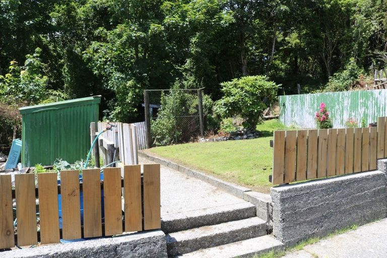 Photo of property in 9 Ross Street, Dunollie, Runanga, 7803