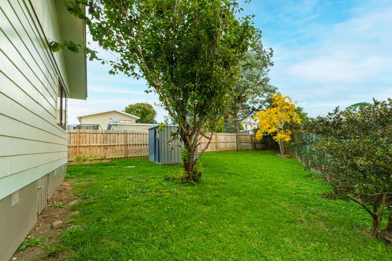 Photo of property in 2/12 Palmers Road, Clendon Park, Auckland, 2103
