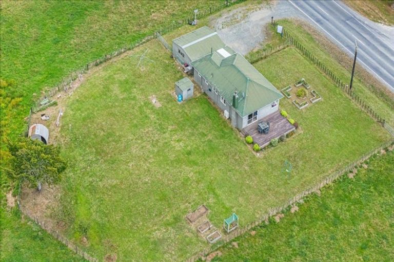 Photo of property in 77 Moa Street, Piopio, 3912