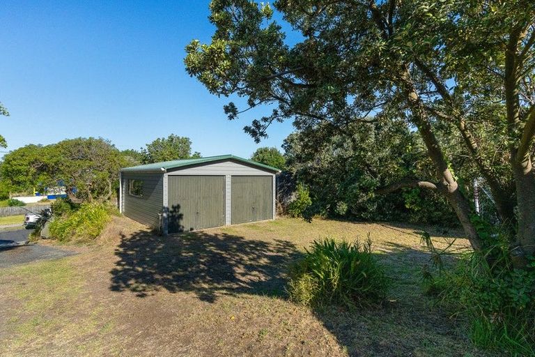 Photo of property in 105 Rua Avenue, Waitarere Beach, Levin, 5510