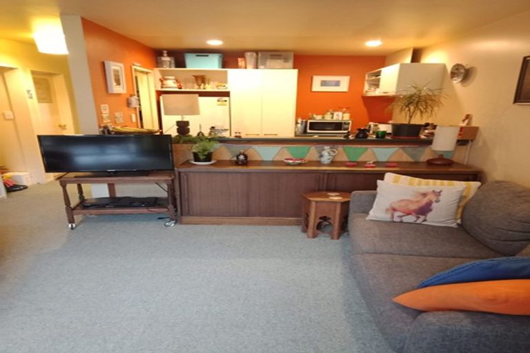 Photo of property in 2/218 Edgeware Road, Edgeware, Christchurch, 8013