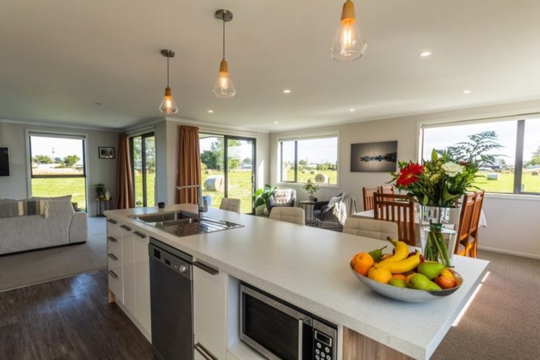 Photo of property in 14 Douglas Street, Winton, 9720