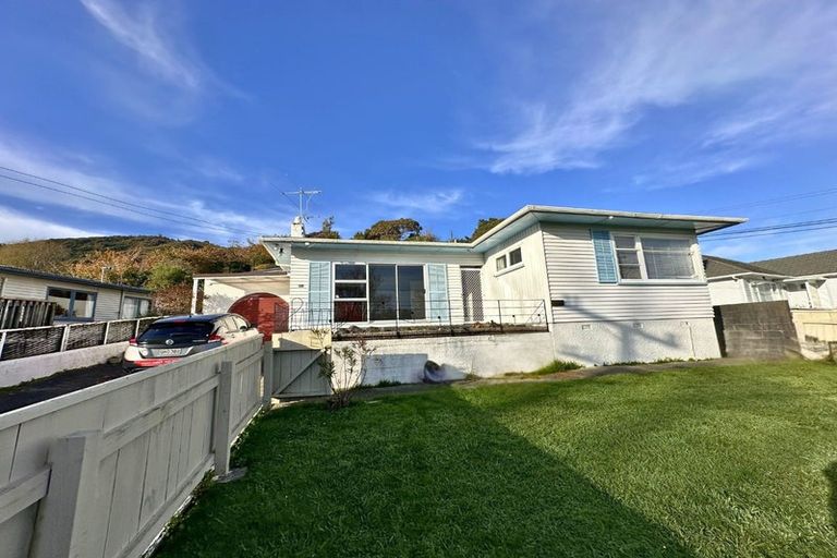 Photo of property in 216 Waddington Drive, Naenae, Lower Hutt, 5011