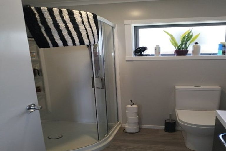 Photo of property in 4a Davis Grove, Wainuiomata, Lower Hutt, 5014