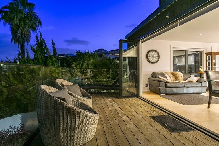 Photo of property in 2/92 Churchill Road, Murrays Bay, Auckland, 0630