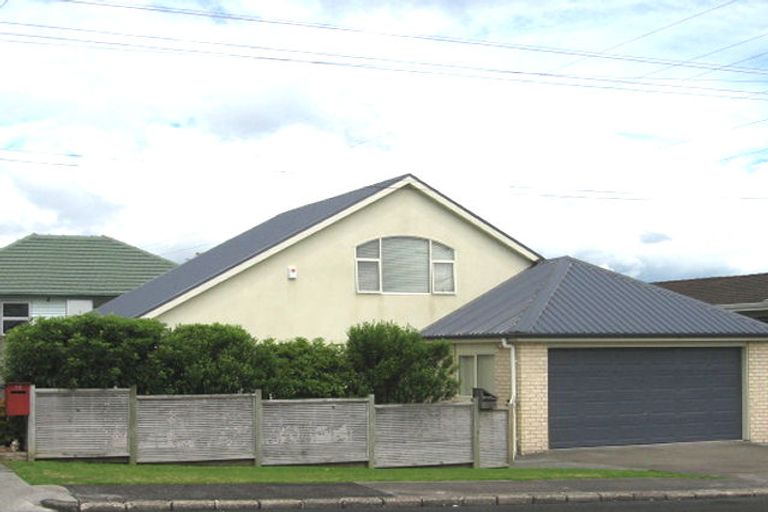 Photo of property in 10 Penney Avenue, Mount Roskill, Auckland, 1041