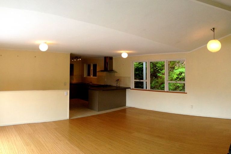 Photo of property in 2a Warner Park Avenue, Laingholm, Auckland, 0604