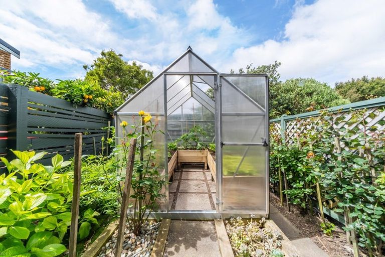 Photo of property in 6 Langwell Place, Papakowhai, Porirua, 5024