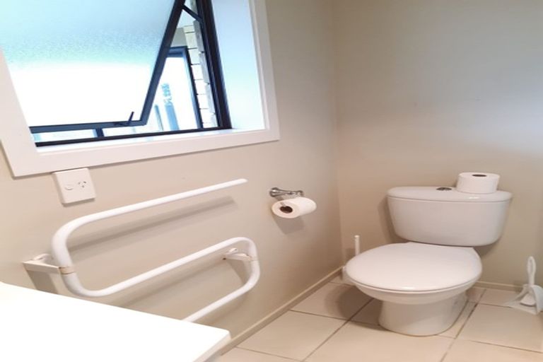 Photo of property in 9/64 Kawaha Point Road, Kawaha Point, Rotorua, 3010