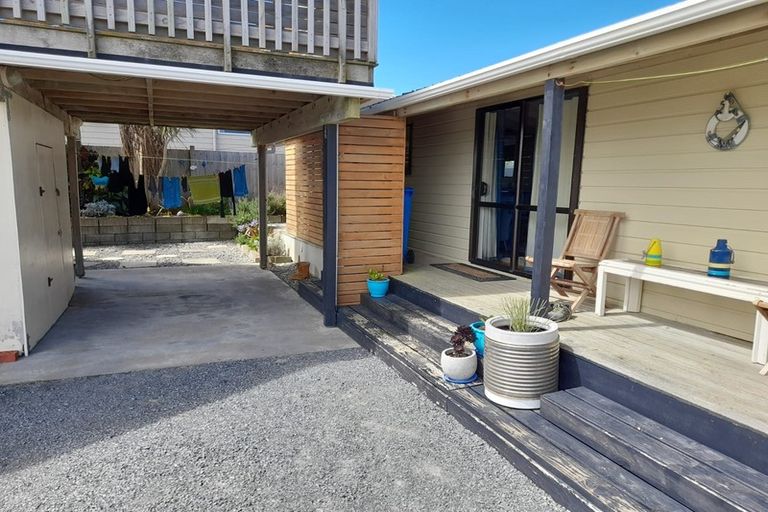 Photo of property in 70 Dixie Street, Te Horo Beach, Otaki, 5581