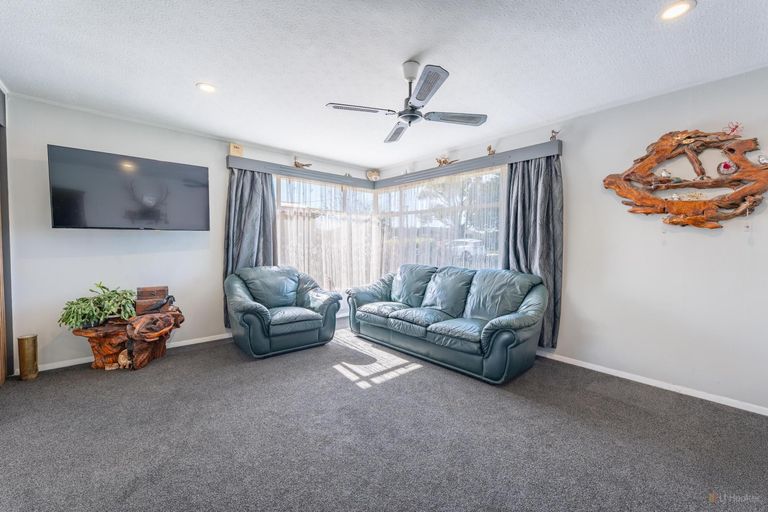 Photo of property in 1 Regent Street, Waimate, 7924