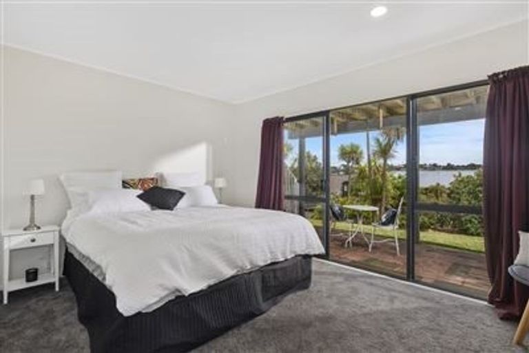 Photo of property in 2/7 Arran Road, Browns Bay, Auckland, 0630